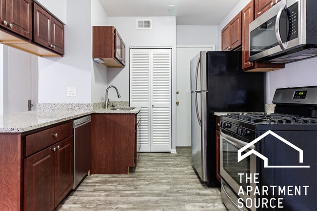 Photo - 3702 N Sheffield Ave Unit 407