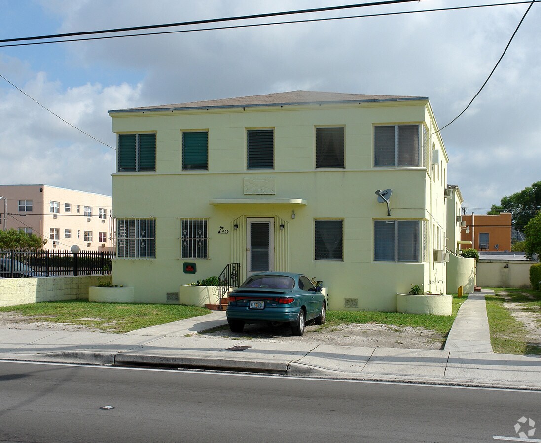 Photo - 855 SW 7th St