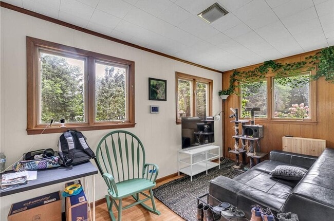 Photo - Awesome 2 BR/1 BA Single-Family Home in Ro...