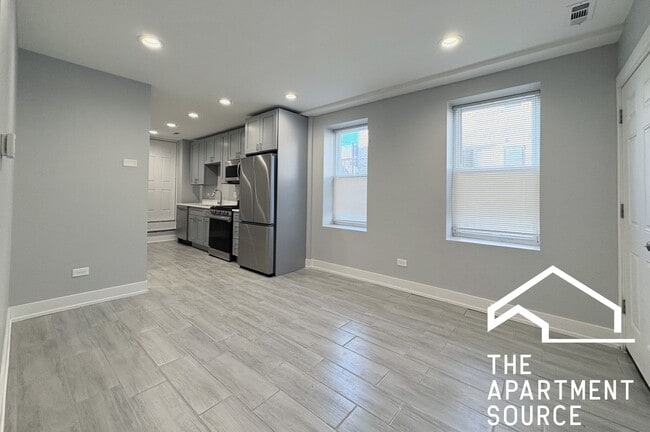 Photo - 926 W 32nd Pl Unit BR
