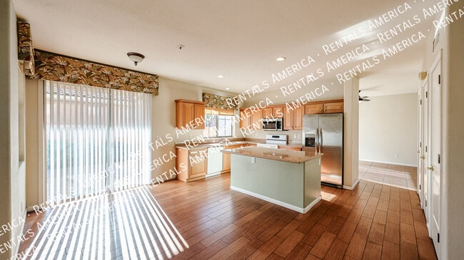 Photo - 13601 W Cypress St