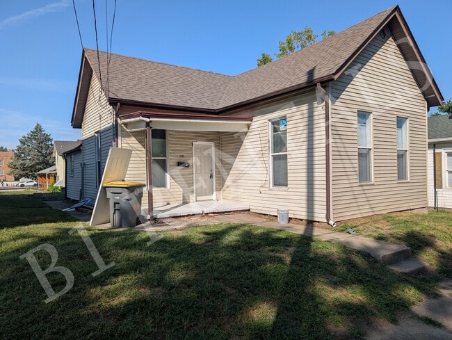 Building Photo - 417 Mill St Rental