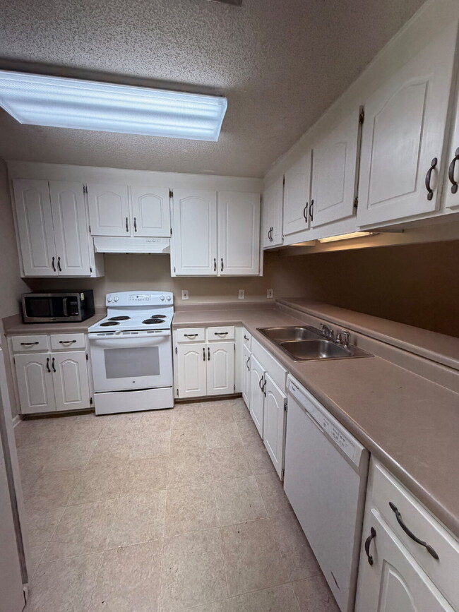 Photo - Unit #1 in triplex available FOR RENT in Taylor, AL Unit #1