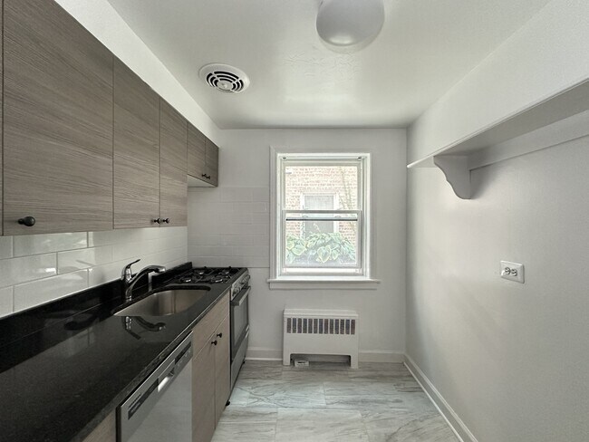 Photo - 6715 N California Ave Unit SG