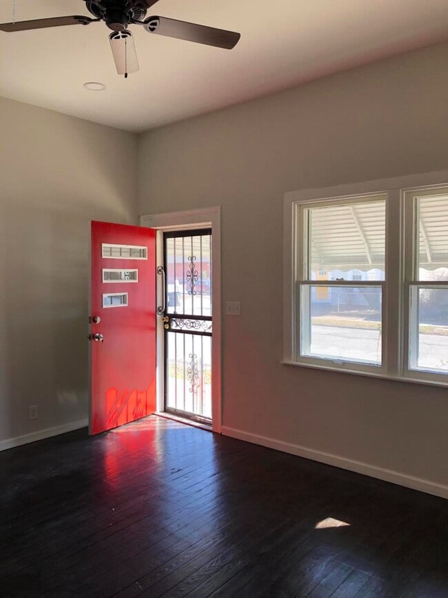 Photo - 1523 Christy Ave