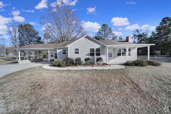 Building Photo - Wonderful Three Bedroom Home in Lancaster