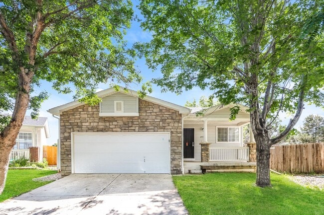 Building Photo - 2 WEEKS FREE RENT PLUS FREE iPad or 55” TV IF MOVED IN BY 5/31 OR DOGGIE DOOR INSTALLED IN THE H...