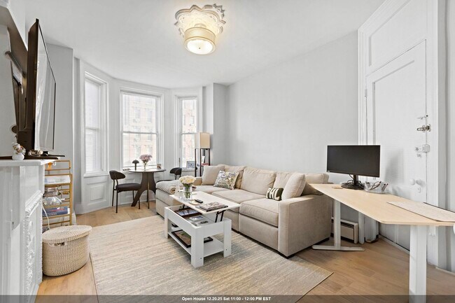 Building Photo - 114 Washington St Unit 2