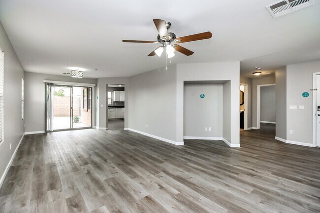 Photo - 2707 E Bart St