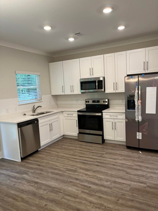 Photo - 81 Bradford Ct