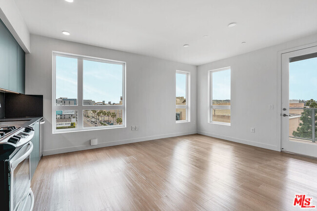 Building Photo - 10601 Washington Blvd Unit 709 Rental