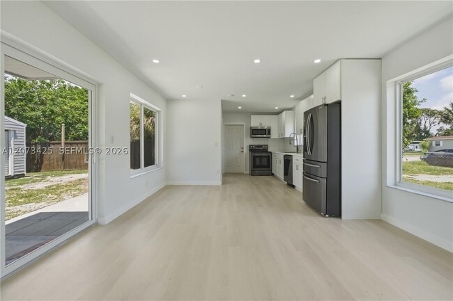 Building Photo - 20440 NW 20th Ave