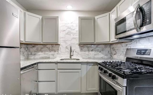 Building Photo - 4031 Cole Ave Unit J