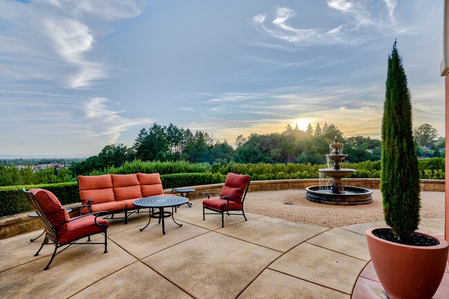 The Overlook At Fountaingrove