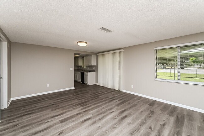 643 Pine Forest Dr