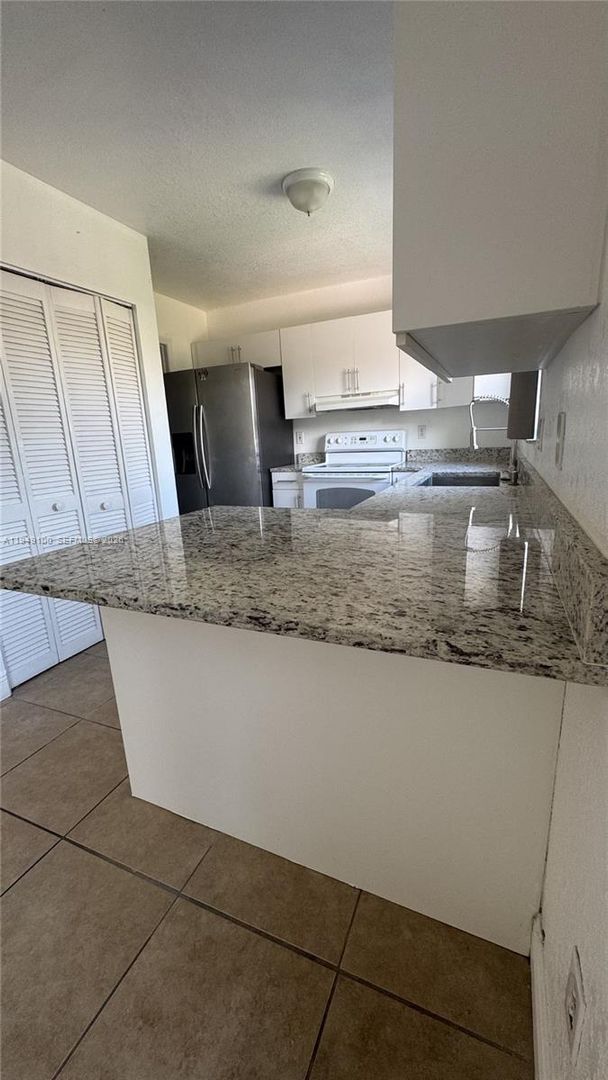 Photo - 915 SE 13th Rd