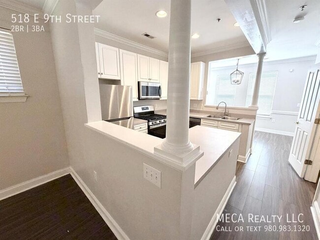 Photo - 518 E 9th St