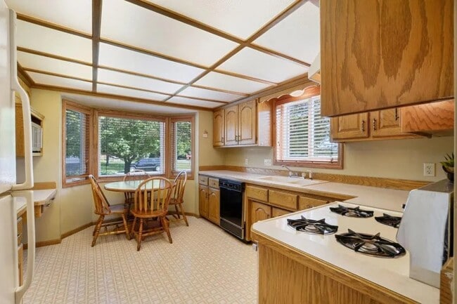 Photo - 10907 Xylon Ln N