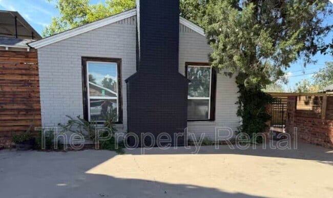 Building Photo - 1700 Golder Ave Unit B