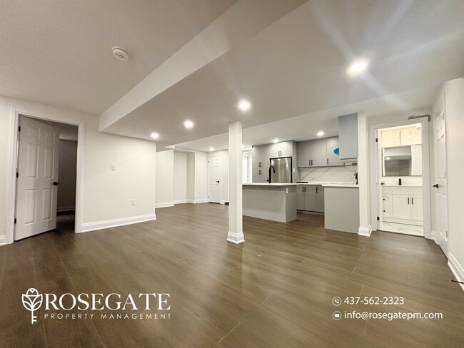 Photo - All-Inclusive 2-Bedroom Basement Apartment with 2 Parking Spaces – Hamilton Unité 2