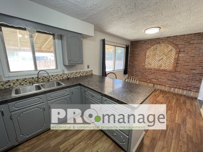 Photo - 2 Bed, 1 Bath Single Family Home w/ 1 Car Garage - Idaho Falls