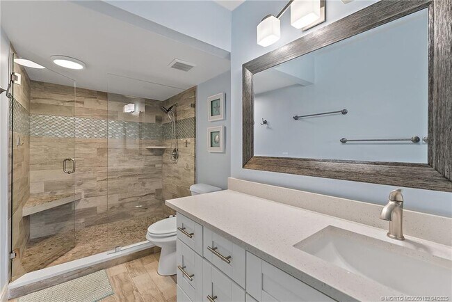 Building Photo - 7370 S Ocean Dr Unit 111