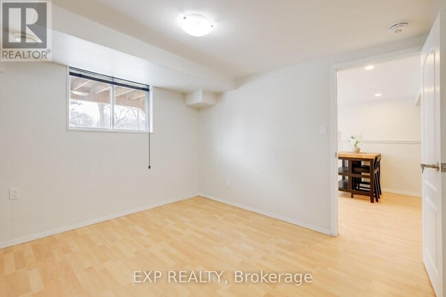 Photo - 100 Micmac Crescent