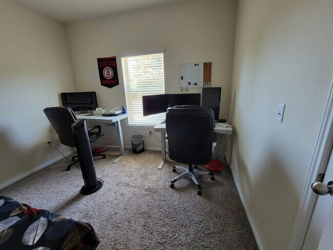 Photo - 2304 S Lakeline Blvd Unidad 461