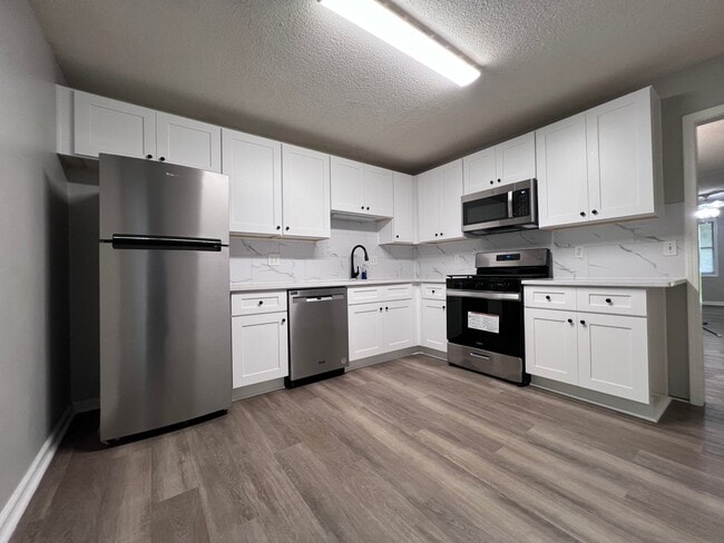 4009 Hawthorne Cir Unit 2