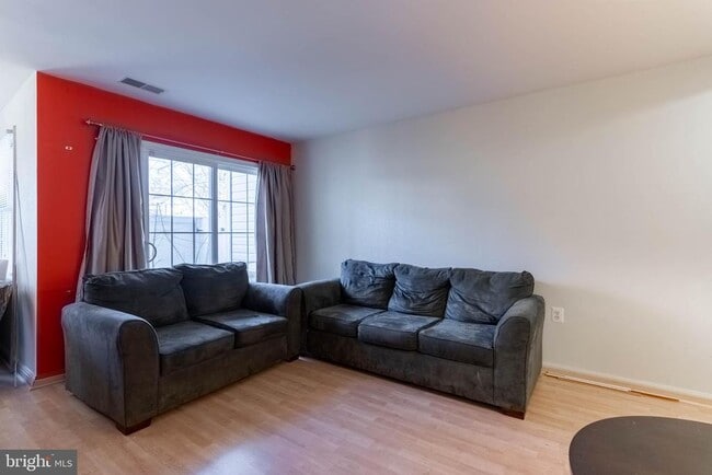 Building Photo - 105 Westwick Ct Unit 2