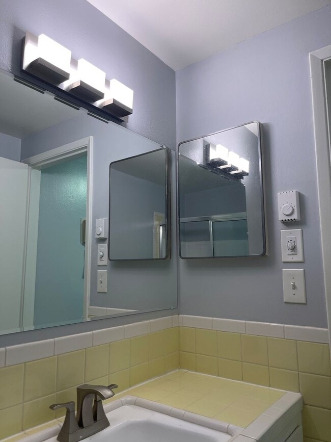 Photo - Bellevue Place Apartments