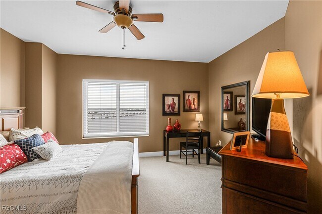 Photo - 2743 First St Unidad 1502