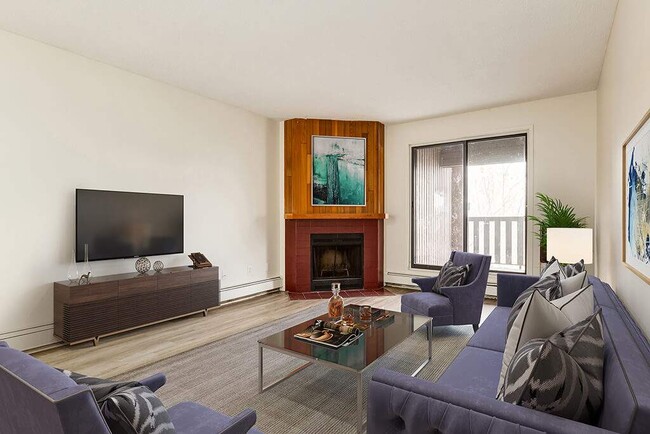 Building Photo - Cambridge Court