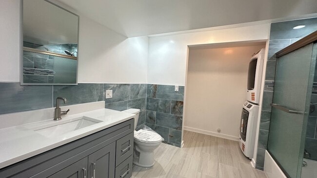 Photo - 5848 N Whipple St Unit G