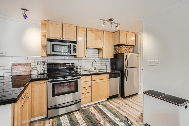 Photo - 1135 Elizabeth St Unit 101