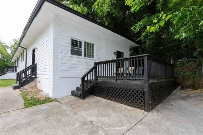 Photo - 224 Chappell Rd NW