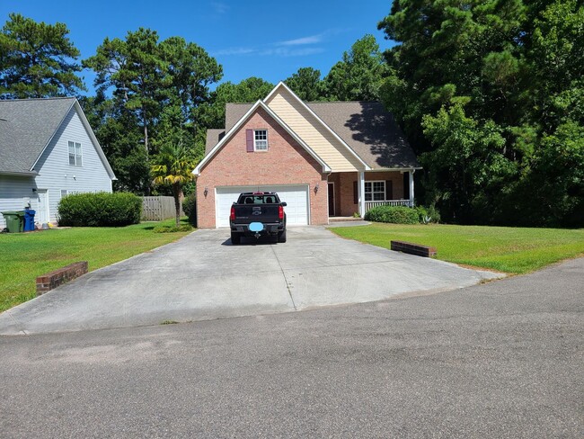 Building Photo - 3 Bedroom, 2 bath home in North Shore Comm...