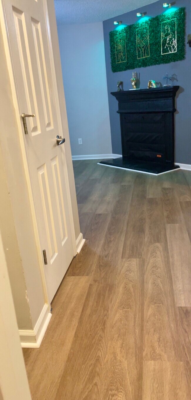 Photo - 6928 Mahonia Pl