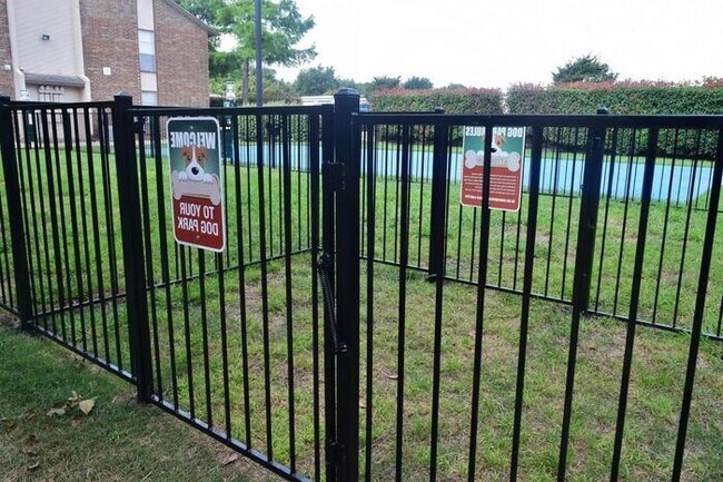 Photo - 2750 E Trinity Mls Rd Unidad c1