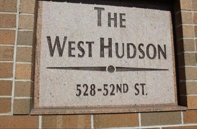 Building Photo - 528 52nd St