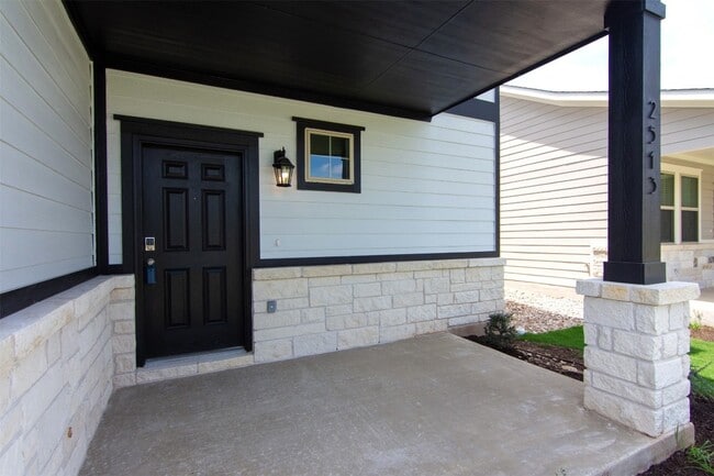 Photo - 2513 Pecan Island Dr