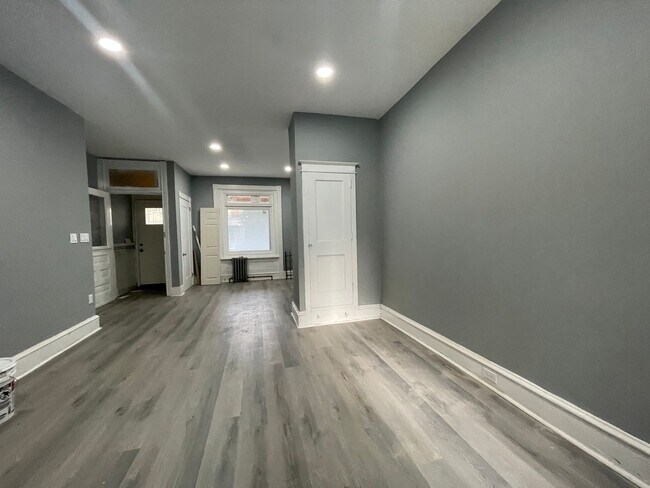Photo - 30 N 56th St