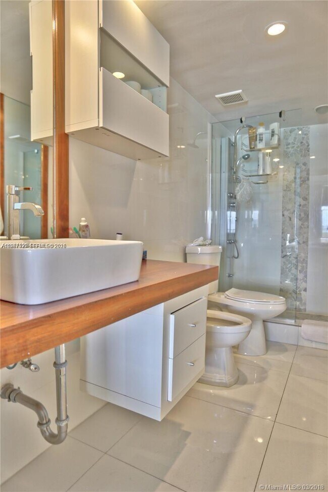 Photo - 5555 Collins Ave Unit 5F