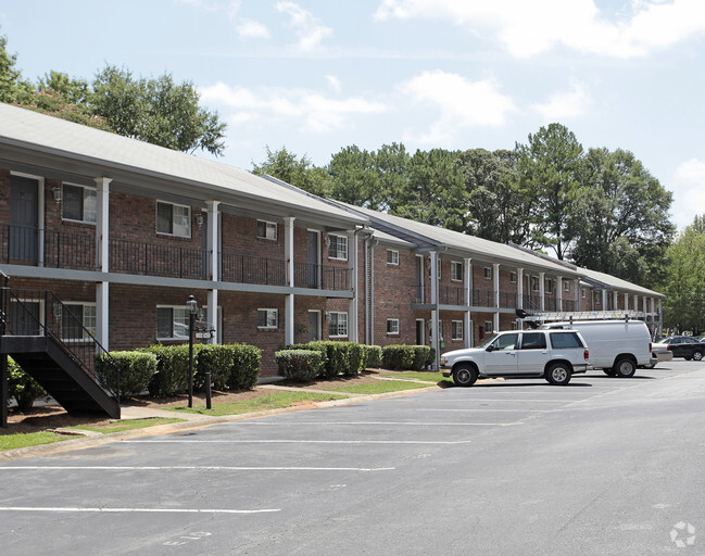 Westhampton Court Apartment Homes - Westhampton Court Apartment Homes