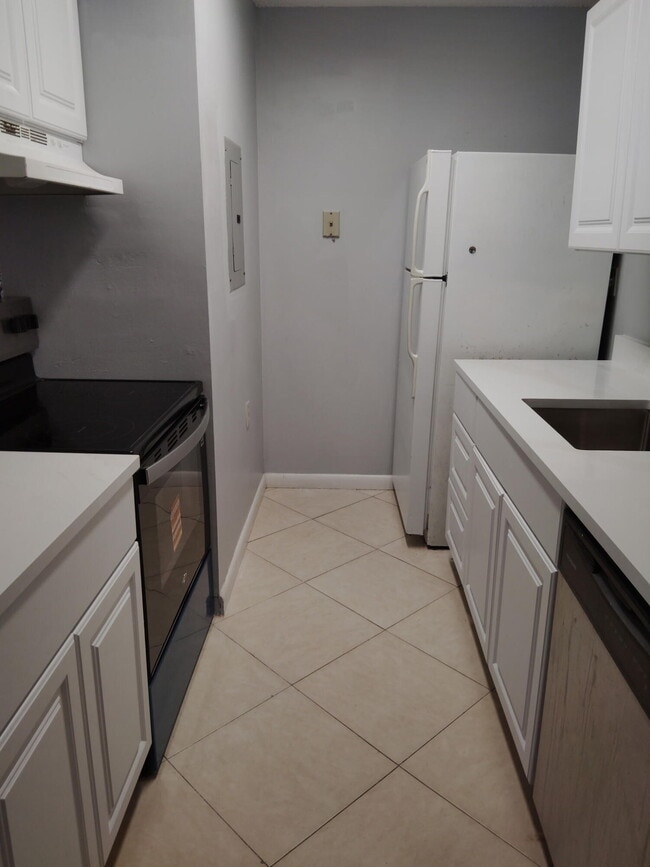 Photo - 1140 Lake Victoria Dr Unit M