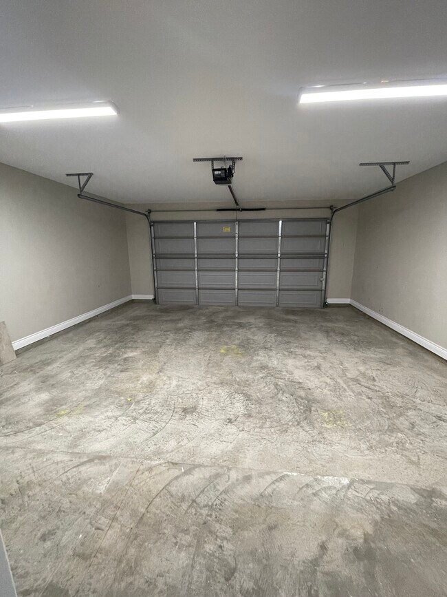 Photo - 404 Imelda Dr