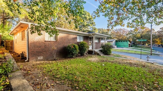 Building Photo - Midtown 3BR Near UAMS w/ Hardwoods, W/D, & Fenced Yard