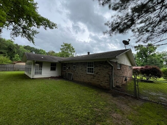 Photo - Nice 3 Bedroom 2 and a Half Bathroom House in Jacksonville, Arkansas
