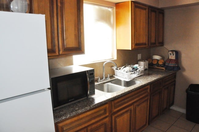 Photo - Palms at Baytown