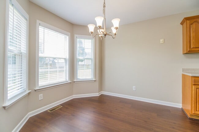 Photo - 2619 Danbury Cir